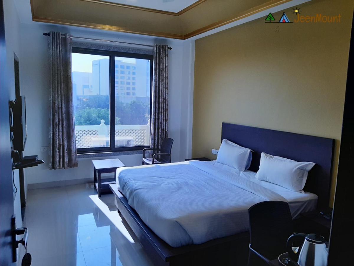 Jeenmount Heritage Boutique Hotel Jaipur Bagian luar foto
